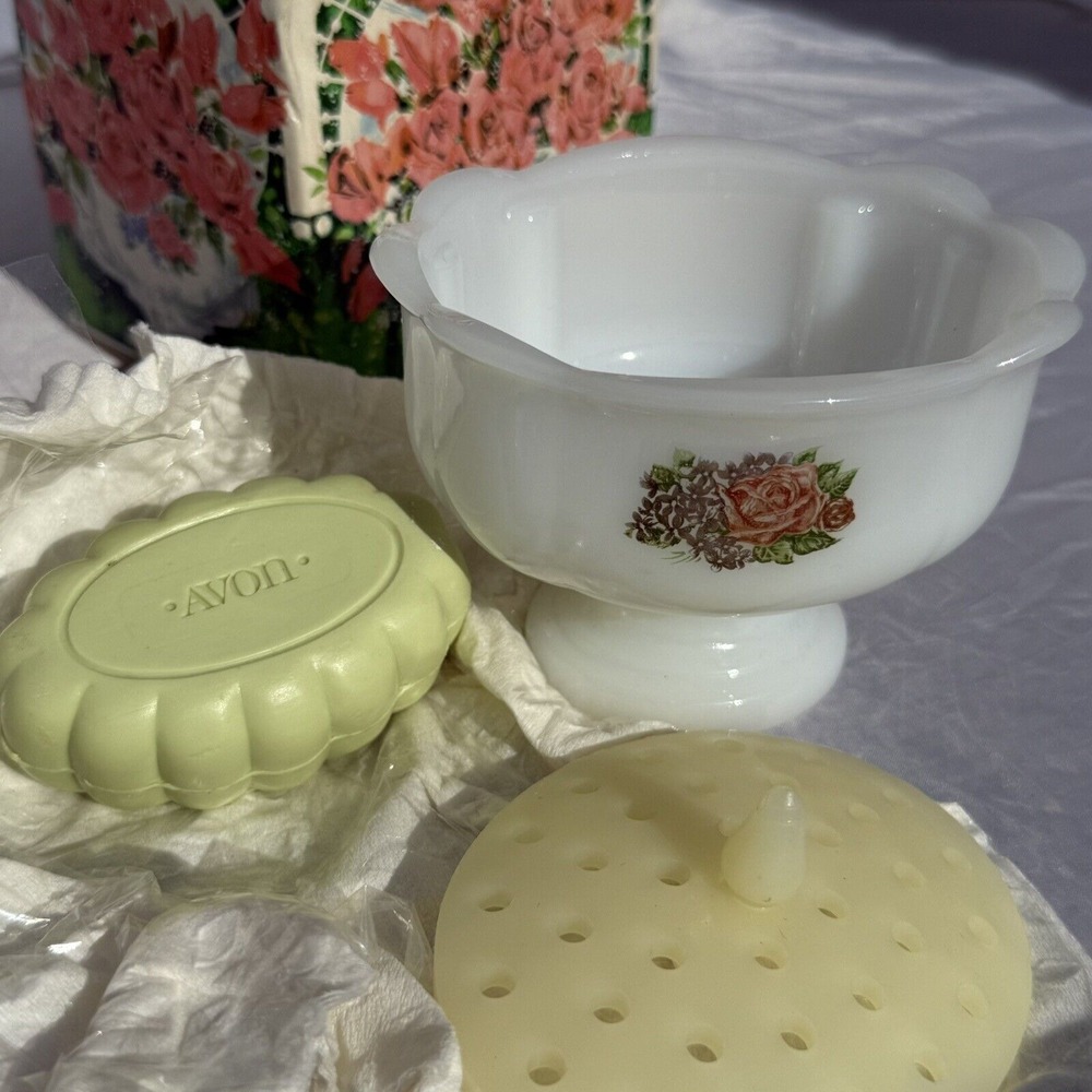 Vintage 70s Avon Hostess‎ Blossoms Flower Arranger Soap Dish Milk Glass Decor